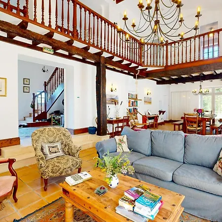 In With Private Swimming Pool, Be Inside Or Outside * Oregue